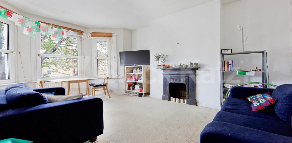 			NEW INSTRUCTION , 2 Bedroom, 1 bath, 1 reception Apartment			 Glenelg Road, Clapham North/Brixton 